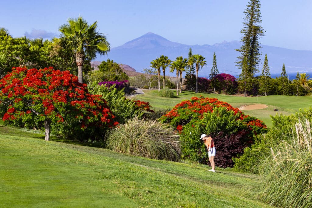 ECOTOURISM AND GOLF IN THE CANARY ISLANDS