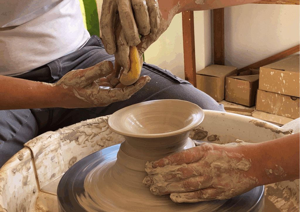 CERAMIC AND OLIVE OIL TOURISM AMONG OLIVE TREES